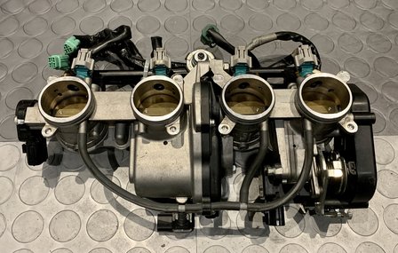 Yamaha THROTTLE BODIES used